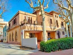 Fachada principal de la Residència Sant Josep en Mataró