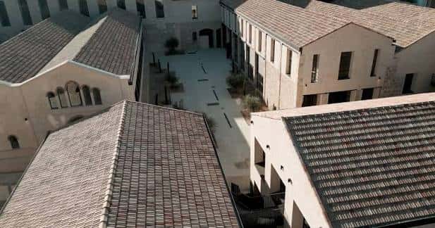 Vista aérea de los patios y tejados del complejo arquitectónico de Rodes