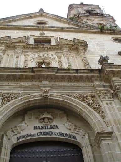 Fachada principal de la Basílica Menor de Nuestra Señora del Carmen Coronada en Jerez de la Frontera