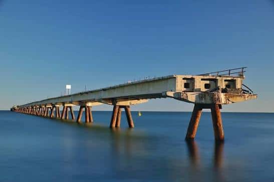 El Pantalán de Puerto de Sagunto en un día soleado