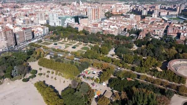 Vista aérea panorámica de los Jardines del Prado y la ciudad de Ciudad Real