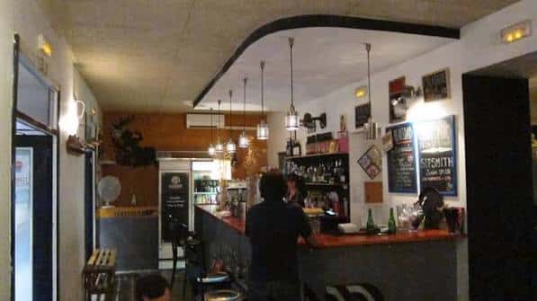 Interior del bar del La Realidad Club
