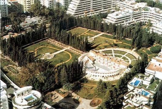 Vista aérea del Parque de la Constitución con su teatro y jardines