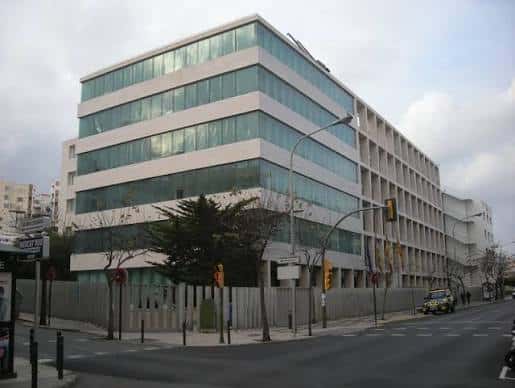 Fachada exterior del Edificio Polivalente Cas Serres