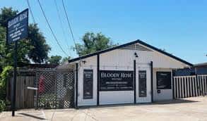 Fachada exterior de Bloody Rose Boutique en Austin