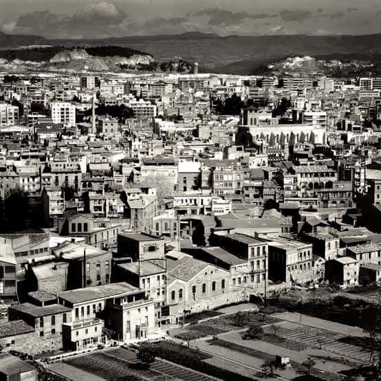 Vista panorámica en blanco y negro del Barri del Rec y la ciudad de Igualada