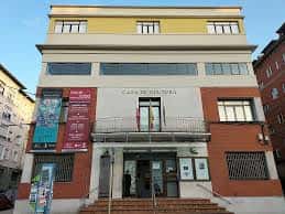 Vista frontal de la Casa de Cultura Hermilio Alcalde del Río en Torrelavega
