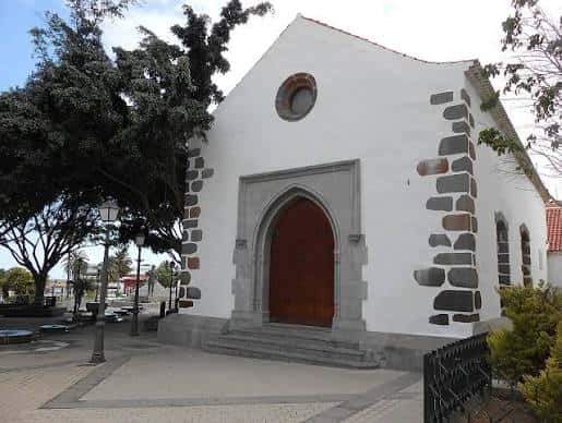 Fachada de la Iglesia de Nuestra Señora de la Peña de Francia en la Plaza Rafaela Manrique de Lara