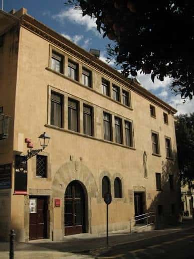 Fachada exterior del edificio del Museu Bíblic Tarraconense