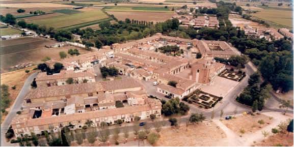Vista aérea del conjunto arquitectónico del Real Cortijo de San Isidro y sus alrededores