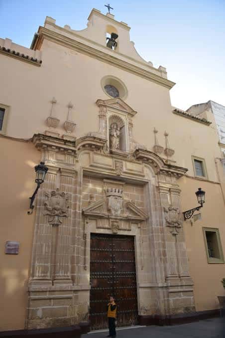Fachada principal del Convento de las Esclavas del Sagrado Corazón en El Puerto de Santa María