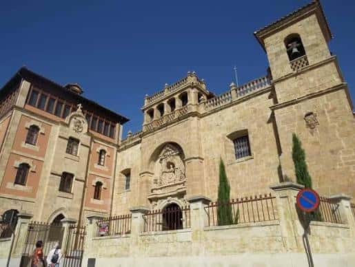 Fachada exterior del Centro de Interpretación Monumenta Salmanticae en Salamanca