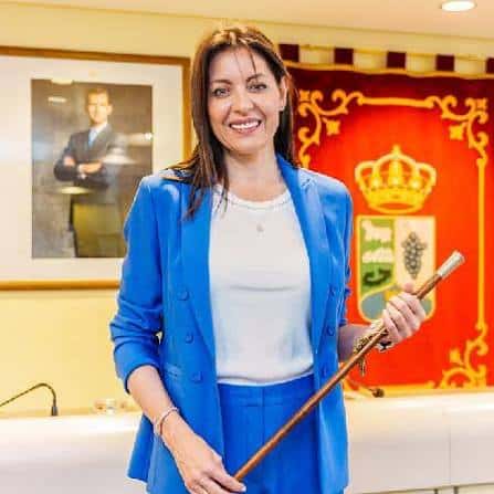 Alcaldesa de Majadahonda en sesión oficial