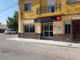 Fachada exterior del Restaurante La Font de Sant Lluis en Torrent