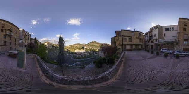 Vista panorámica de 360 grados desde el Mirador de Florencio Cañas mostrando la plaza y el paisaje urbano