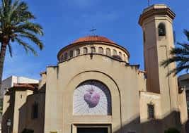 Fachada de la iglesia en la Plaza del Obispo Siuri
