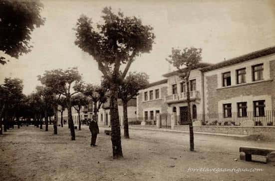 Vista histórica de la sede de la Cámara de Comercio e Industria en Torrelavega (1913-1930)