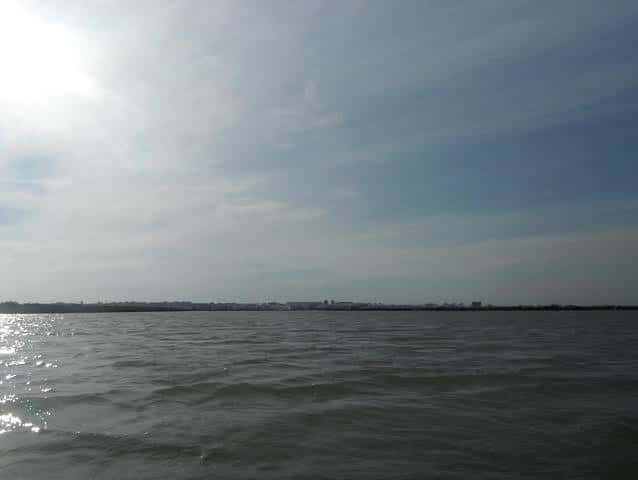 Vista panorámica del río desde el paseo de La Magdalena