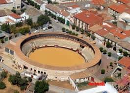 Vista aérea de la Plaza de Toros de Cuenca integrada en el entorno urbano
