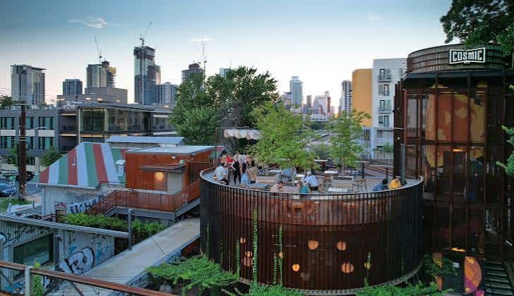 Terraza superior con vista a la ciudad de Austin