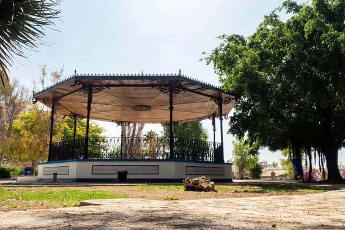 Vista del kiosco de música en el Parque Doña Sinforosa