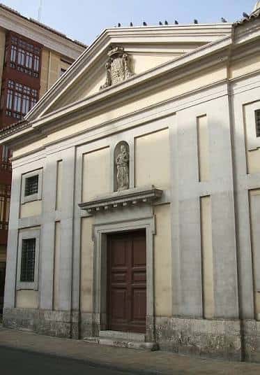 Fachada clásica del Monasterio de San Joaquín y Santa Ana