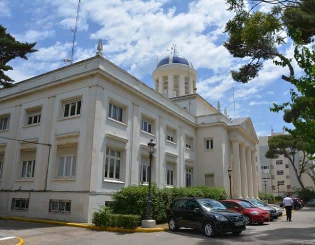 Fachada principal del Instituto Hidrográfico de la Marina en Cádiz