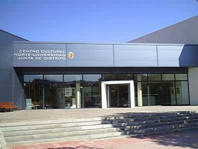 Fachada principal del Centro Sociocultural Norte-Universidad en Móstoles