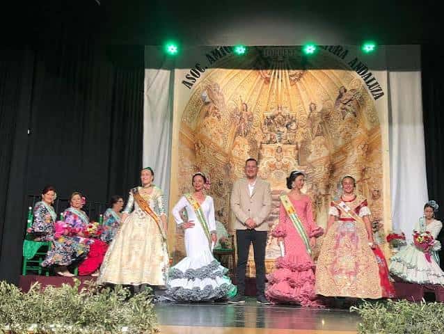 Ceremonia de proclamación de las reinas en el escenario