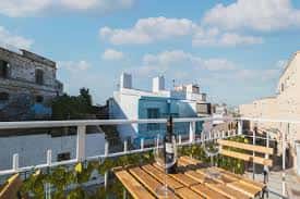 Terraza exterior del estudio La Bodega con vistas a la ciudad de Jerez