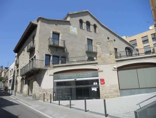 Fachada exterior de la Biblioteca Horta - Can Mariner en Barcelona