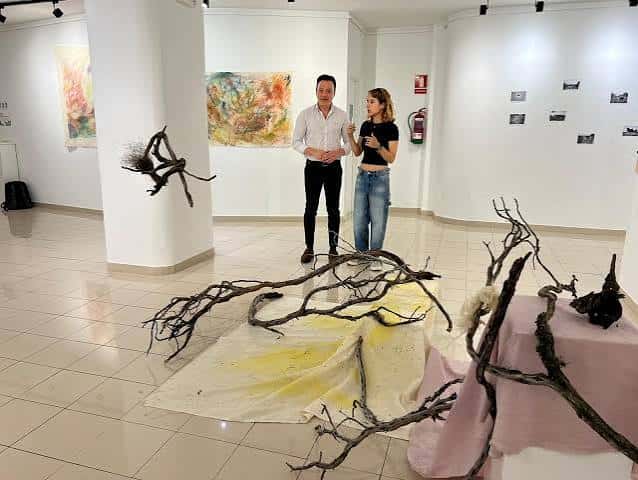 Visita guiada en la sala de exposiciones del Espacio Joven Salamanca