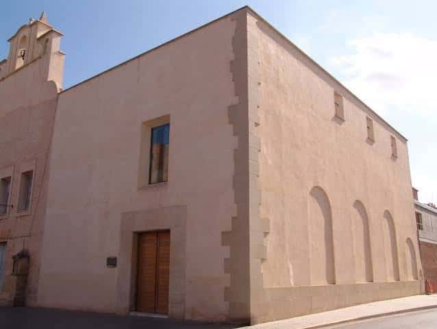 Vista exterior de la fachada de la Capilla de la Orden Tercera Franciscana