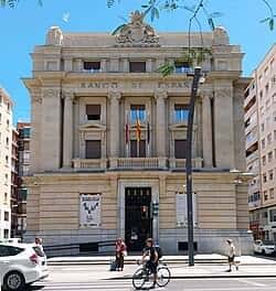 Edificio histórico del Banco de España en la Gran Vía Escultor Francisco Salzillo