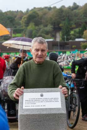 Homenaje a José García 'Ventosa' con placa conmemorativa en el velódromo