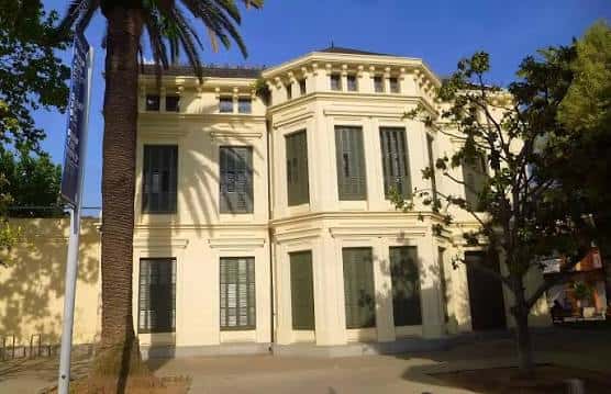 Fachada exterior del Teatre Kaddish en El Prat de Llobregat