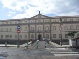 Fachada principal del Museo de la Naturaleza y Arqueología (MUNA) en Santa Cruz de Tenerife