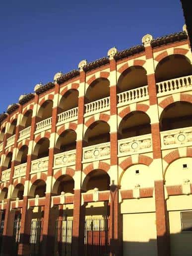 Vista exterior de la Plaza de Toros de La Misericordia en Zaragoza