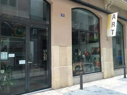 Fachada exterior de la Galería Antoni Pinyol en Reus