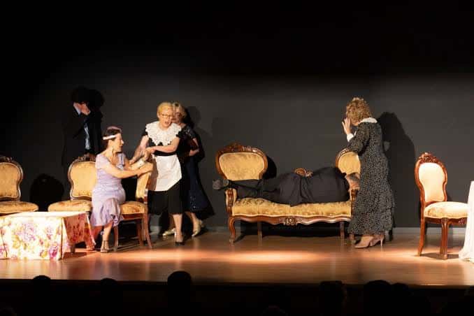Escena de una obra teatral en el Teatro Princesa Doña Leonor