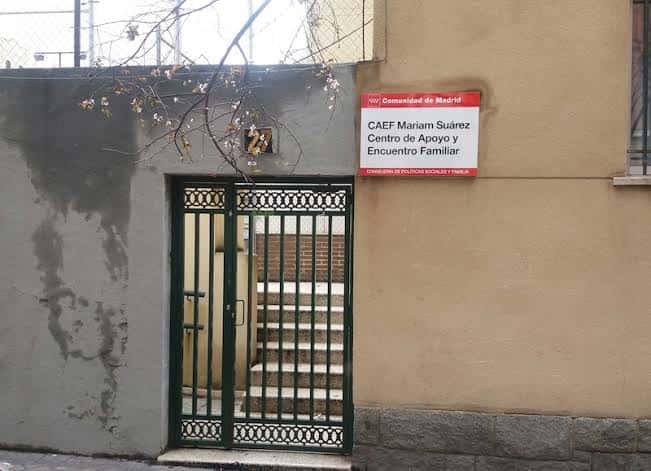 Entrada principal del Centro de Apoyo y Encuentro Familiar (CAEF) Mariam Suárez