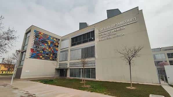 Vista exterior del Edificio Betancourt en el Centro Cívico Juslibol