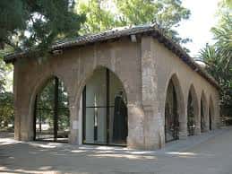 Vista exterior de la Casa dels Gegants en la Llotja de Tortosa