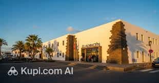 Exterior del Centro de Innovación Cultural al atardecer