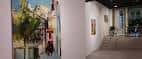 Vista interior de la Galería de Arte Luisa Pita con obras expuestas