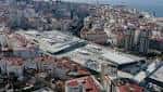Vista aérea del Centro Comercial Vialia Estación de Vigo y su entorno urbano