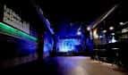 Vista interior de la sala de conciertos con escenario y zona de público