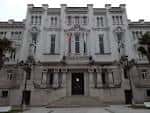 Fachada principal del Tribunal Superior de Xustiza de Galicia