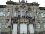 File:IES Valle-Inclán Pontevedra capital - Portada fachada ...