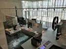 Sala de exposiciones con diversas muestras interactivas
